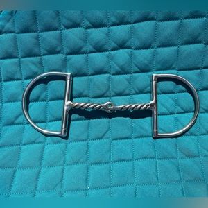 Twisted D Ring Bit